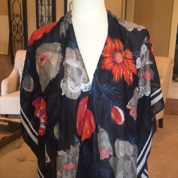 Woven Heart Floral Kimono - Picture 3 of 13